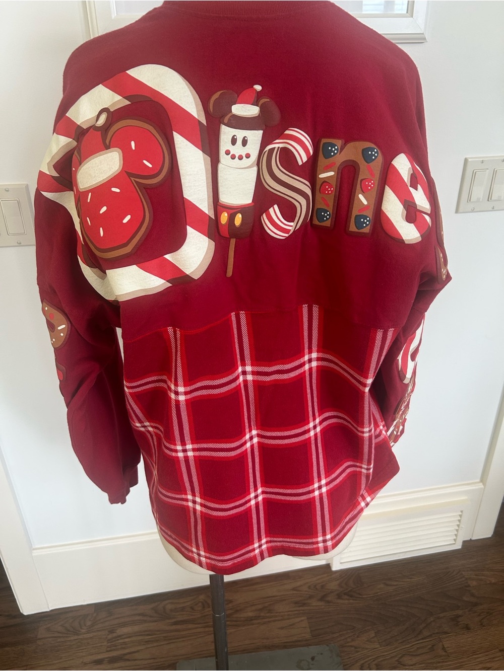 Walt Disney World Christmas Holiday Spirit Jersey - Size Medium